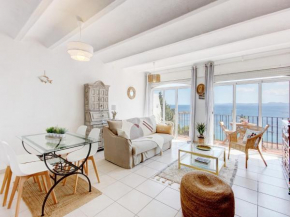 Apartment in Roses near sea